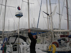 Laatste hand aan de brug achterop het schip