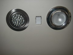 LED en halogeen omschakelbaar.